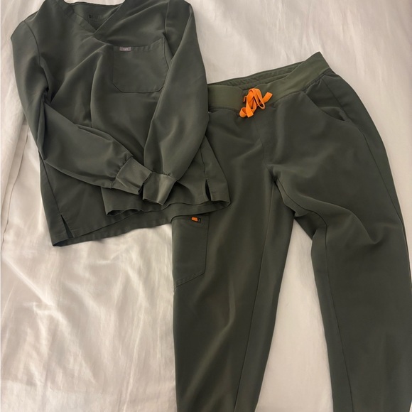 Figs Pants - Olive Green Women's Figs Scrubs set